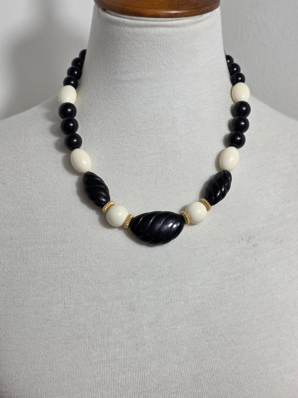 90's Avon Subtle Style Necklace Chunky Black & White Lucite Beads Gold Rondelles
